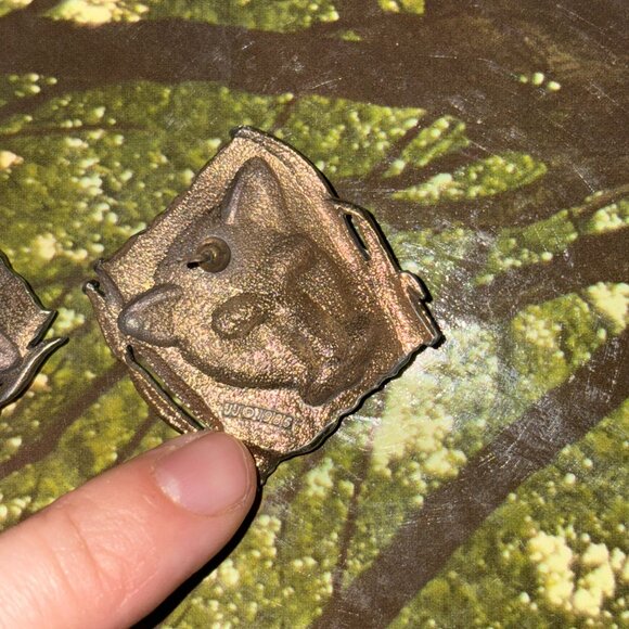 Vintage JJ 1986 Antiqued Gold Tone Leopard Earrings - Picture 5 of 5